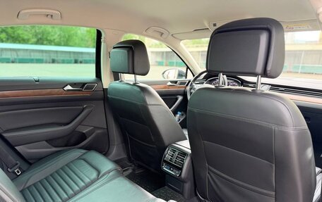 Volkswagen Passat B8 рестайлинг, 2018 год, 1 940 000 рублей, 12 фотография