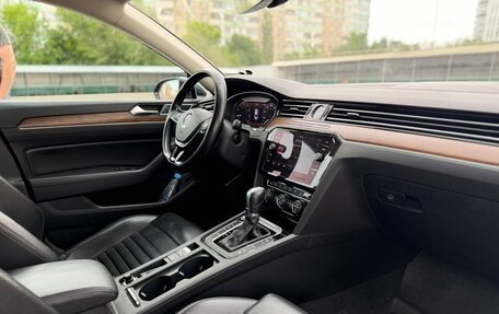 Volkswagen Passat B8 рестайлинг, 2018 год, 1 940 000 рублей, 11 фотография