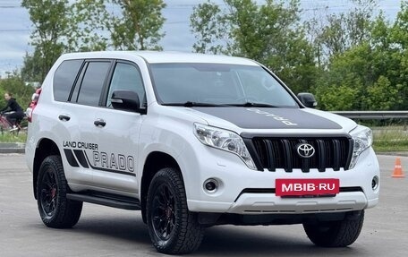 Toyota Land Cruiser Prado 150 рестайлинг 2, 2016 год, 3 199 000 рублей, 4 фотография