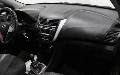 Hyundai Solaris II рестайлинг, 2016 год, 1 000 000 рублей, 6 фотография