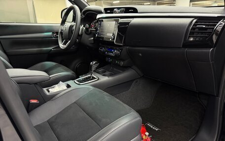 Toyota Hilux VIII, 2025 год, 7 300 000 рублей, 16 фотография