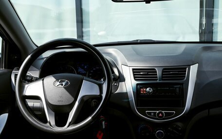 Hyundai Solaris II рестайлинг, 2013 год, 932 000 рублей, 14 фотография