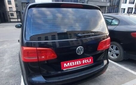 Volkswagen Touran III, 2012 год, 750 000 рублей, 4 фотография
