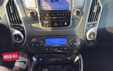 Hyundai ix35 I рестайлинг, 2012 год, 950 000 рублей, 11 фотография