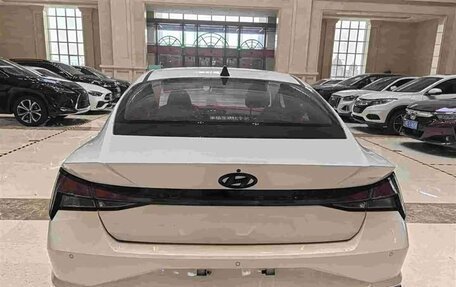 Hyundai Elantra, 2023 год, 1 400 000 рублей, 5 фотография