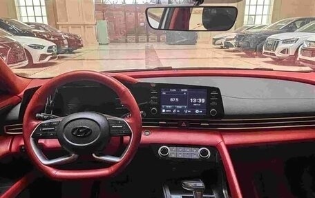 Hyundai Elantra, 2023 год, 1 400 000 рублей, 9 фотография