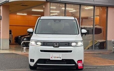 Honda Stepwgn, 2023 год, 1 730 000 рублей, 2 фотография