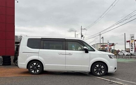 Honda Stepwgn, 2023 год, 1 730 000 рублей, 5 фотография