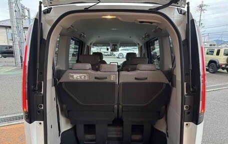 Honda Stepwgn, 2023 год, 1 730 000 рублей, 19 фотография