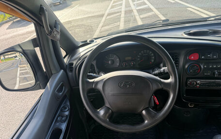 Hyundai H-1 II рестайлинг, 2006 год, 799 000 рублей, 11 фотография