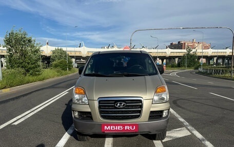Hyundai H-1 II рестайлинг, 2006 год, 799 000 рублей, 2 фотография