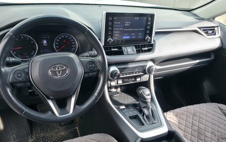 Toyota RAV4, 2020 год, 3 067 000 рублей, 5 фотография
