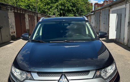 Mitsubishi Outlander III рестайлинг 3, 2020 год, 2 140 000 рублей, 3 фотография