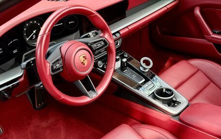 Porsche 911, 2021 год, 17 000 000 рублей, 24 фотография