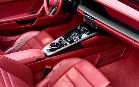 Porsche 911, 2021 год, 17 000 000 рублей, 27 фотография