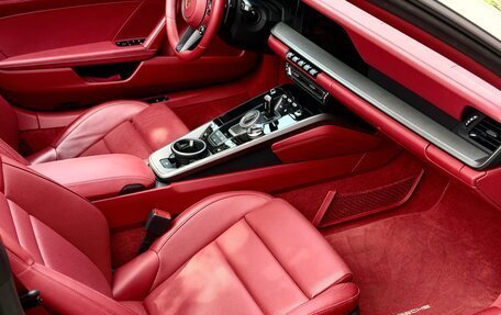 Porsche 911, 2021 год, 17 000 000 рублей, 29 фотография