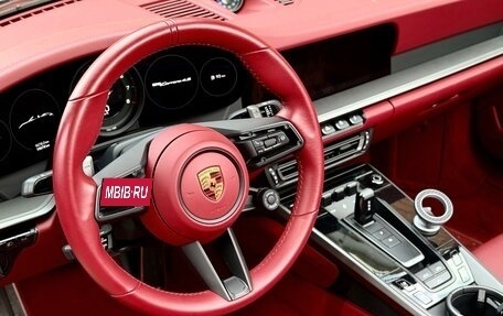 Porsche 911, 2021 год, 17 000 000 рублей, 38 фотография