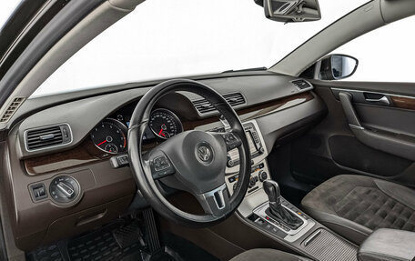 Volkswagen Passat B7, 2013 год, 1 450 000 рублей, 15 фотография
