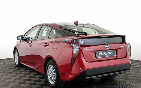 Toyota Prius IV XW50, 2017 год, 1 930 000 рублей, 7 фотография
