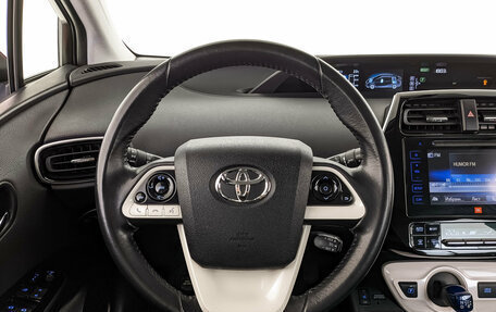 Toyota Prius IV XW50, 2017 год, 1 930 000 рублей, 21 фотография