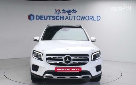 Mercedes-Benz GLB, 2022 год, 2 581 010 рублей, 3 фотография