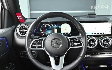 Mercedes-Benz GLB, 2022 год, 2 581 010 рублей, 13 фотография