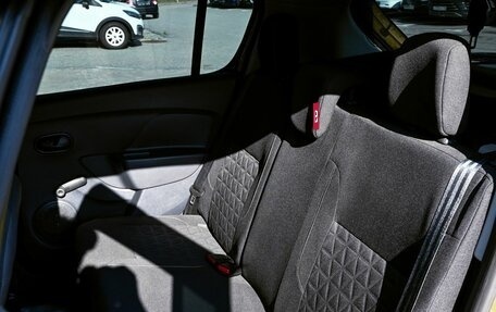 Renault Sandero II рестайлинг, 2015 год, 922 000 рублей, 17 фотография