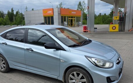 Hyundai Solaris II рестайлинг, 2012 год, 730 000 рублей, 2 фотография