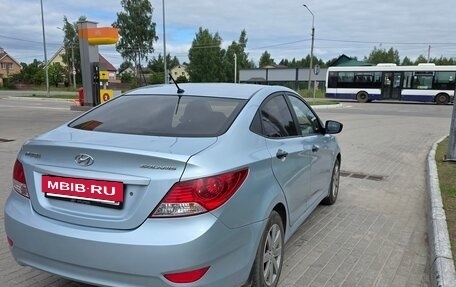 Hyundai Solaris II рестайлинг, 2012 год, 730 000 рублей, 3 фотография