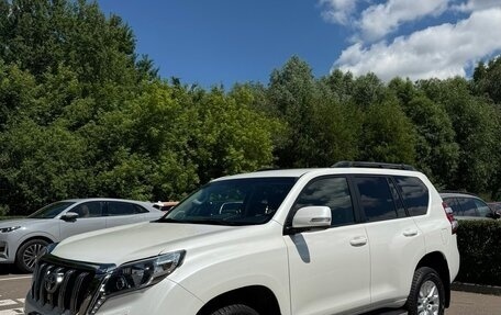 Toyota Land Cruiser Prado 150 рестайлинг 2, 2016 год, 4 200 000 рублей, 3 фотография