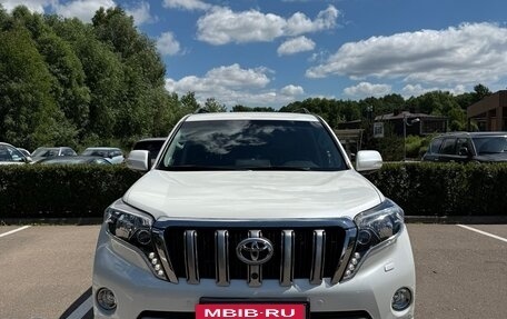 Toyota Land Cruiser Prado 150 рестайлинг 2, 2016 год, 4 200 000 рублей, 2 фотография