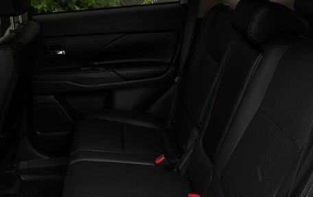 Mitsubishi Outlander III рестайлинг 3, 2012 год, 1 100 000 рублей, 11 фотография