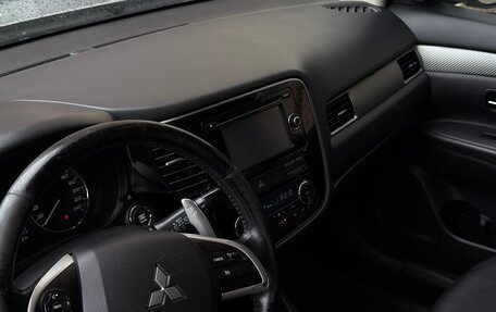Mitsubishi Outlander III рестайлинг 3, 2012 год, 1 100 000 рублей, 12 фотография
