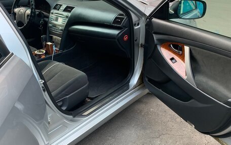 Toyota Camry, 2008 год, 999 999 рублей, 10 фотография