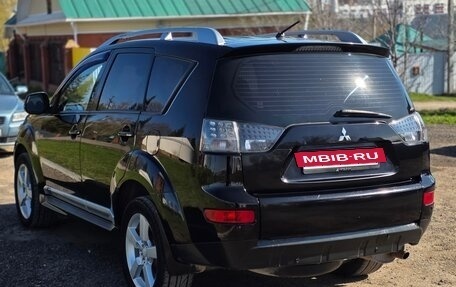 Mitsubishi Outlander III рестайлинг 3, 2008 год, 777 000 рублей, 2 фотография