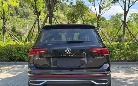 Volkswagen Tiguan II, 2023 год, 2 100 000 рублей, 4 фотография