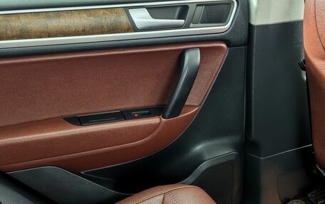 Volkswagen Touareg III, 2014 год, 1 999 000 рублей, 17 фотография