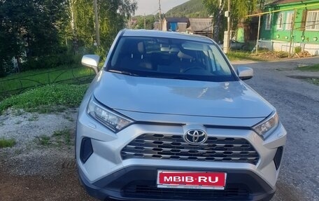 Toyota RAV4, 2019 год, 2 650 000 рублей, 1 фотография