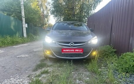 Opel Astra J, 2013 год, 620 000 рублей, 1 фотография