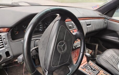 Mercedes-Benz E-Класс, 1997 год, 200 000 рублей, 4 фотография