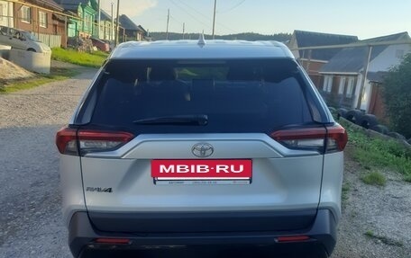 Toyota RAV4, 2019 год, 2 650 000 рублей, 2 фотография