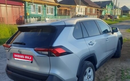 Toyota RAV4, 2019 год, 2 650 000 рублей, 3 фотография