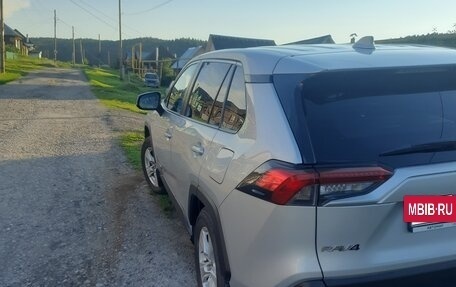 Toyota RAV4, 2019 год, 2 650 000 рублей, 5 фотография