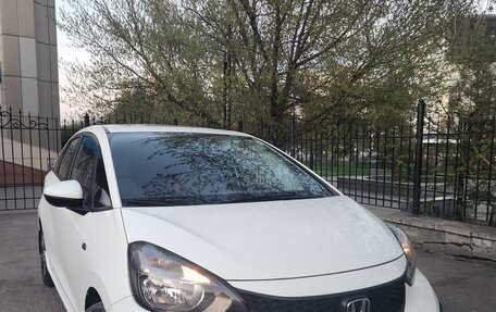 Honda Fit, 2023 год, 1 300 000 рублей, 1 фотография