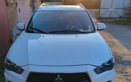 Mitsubishi Outlander III рестайлинг 3, 2010 год, 950 000 рублей, 1 фотография