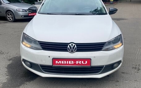 Volkswagen Jetta VI, 2013 год, 850 000 рублей, 1 фотография