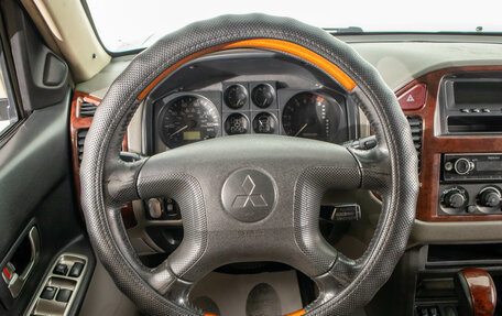 Mitsubishi Montero III, 2003 год, 699 000 рублей, 12 фотография