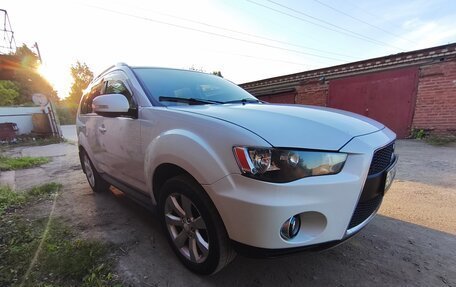 Mitsubishi Outlander III рестайлинг 3, 2010 год, 950 000 рублей, 3 фотография