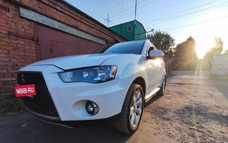 Mitsubishi Outlander III рестайлинг 3, 2010 год, 950 000 рублей, 4 фотография