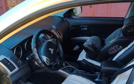 Mitsubishi Outlander III рестайлинг 3, 2010 год, 950 000 рублей, 24 фотография